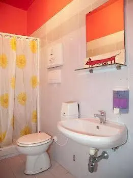 Orsa Maggiore Hostel For Women Only Rome Italy